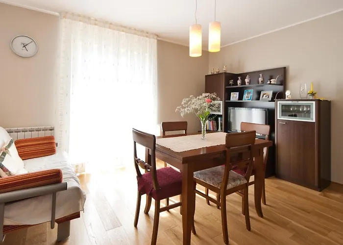 アパート Silvia ポレッチ