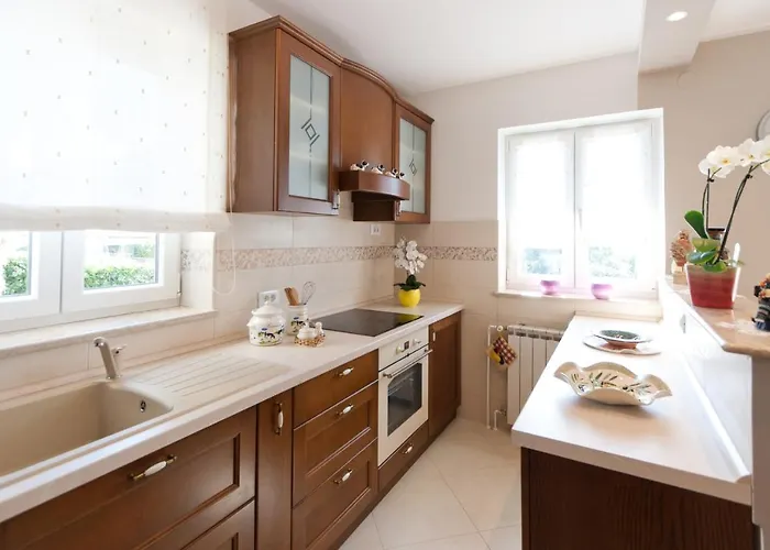 Apartment Silvia *